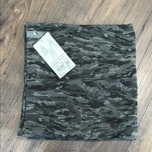 Camouflage vinyasa scarf